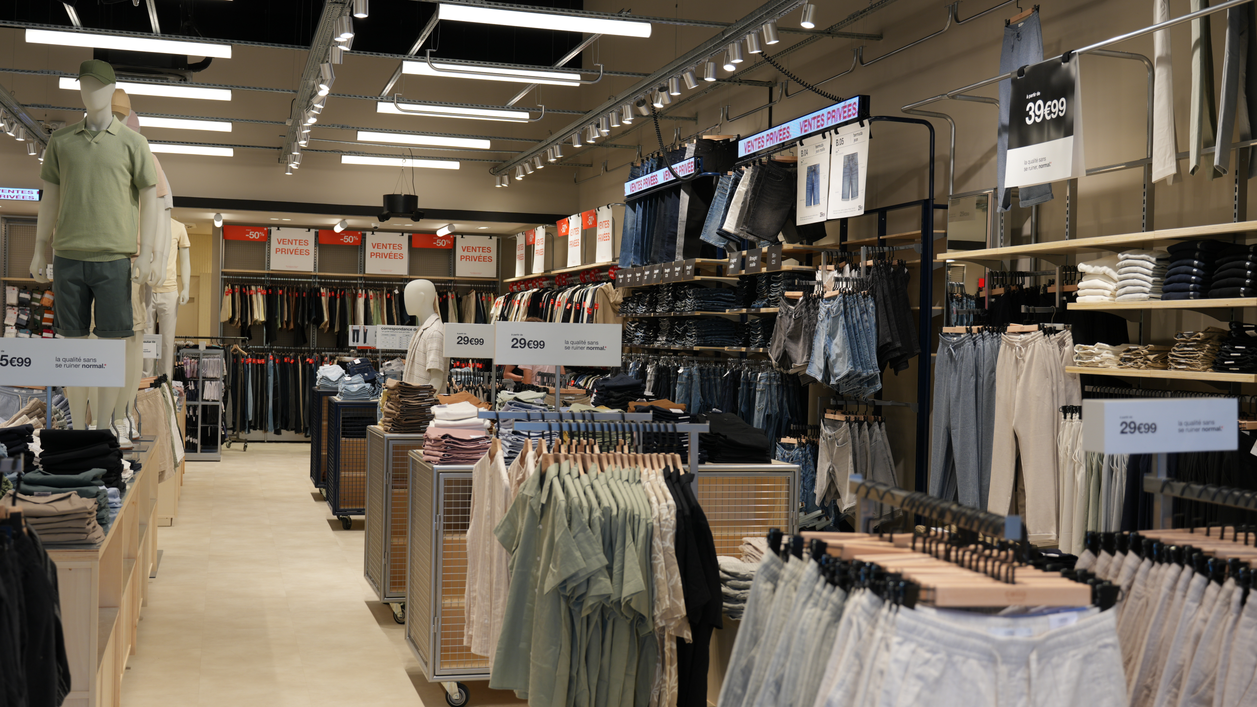 retail amenagement celio initium