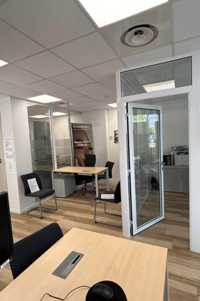 aménagement agence kinougarde par initium