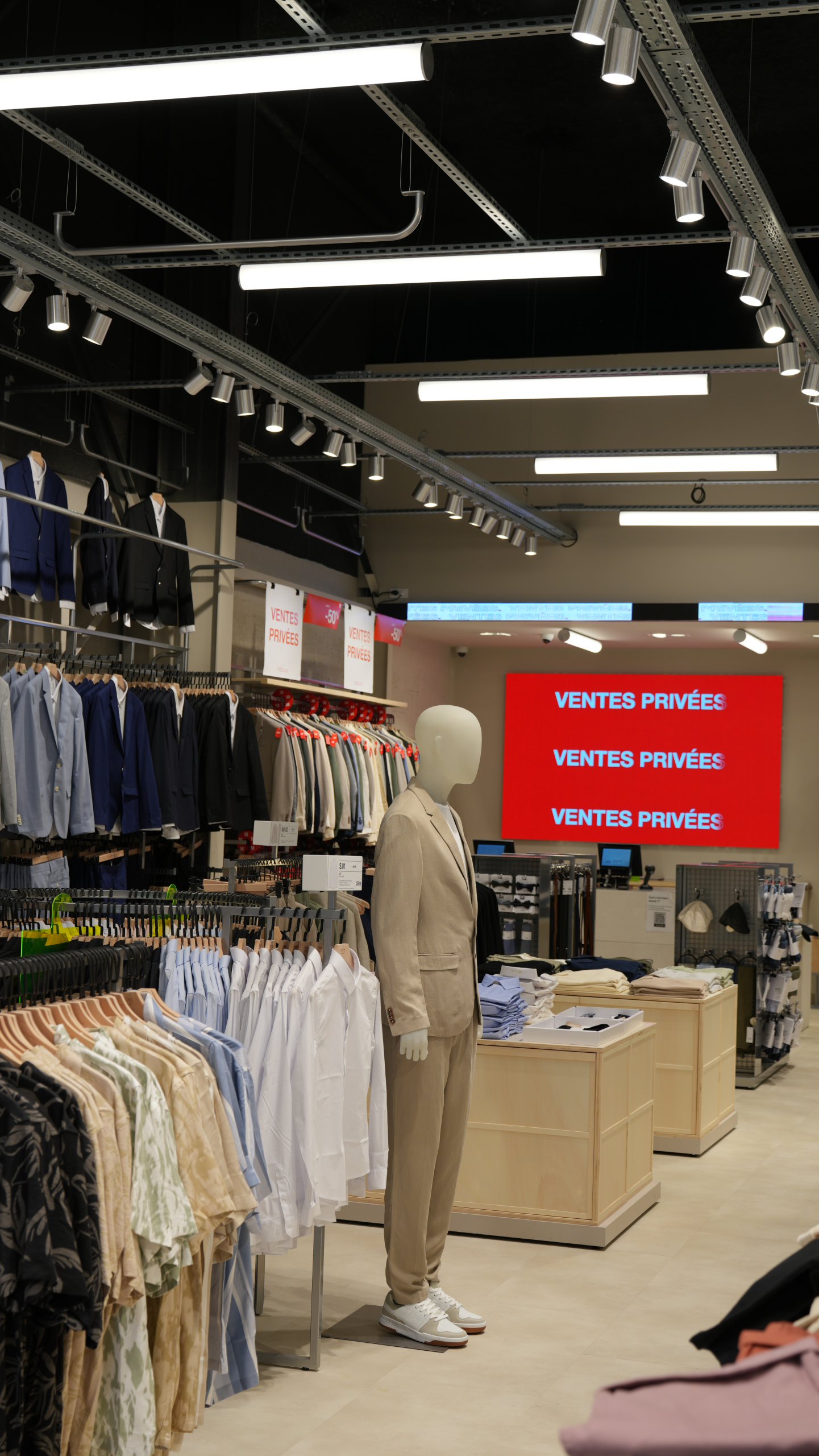amenagement espace retail celio
