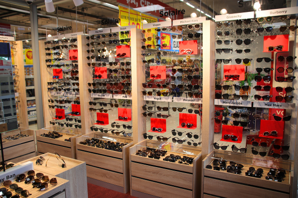 aménagement espace magasin optique par initium